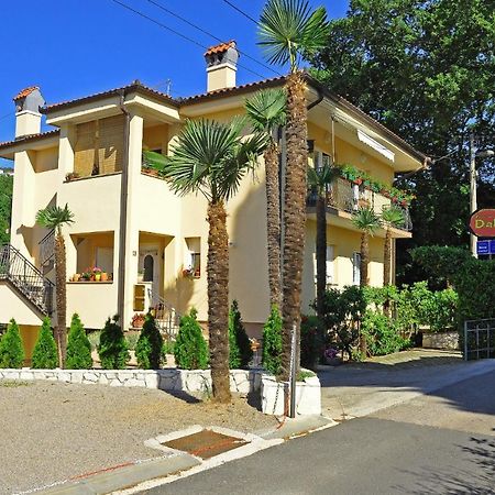 Apartments With A Parking Space Opric, Opatija - 7728 ロヴラン エクステリア 写真